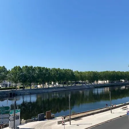 Rdc 3 - Meublé Au Centre De - Wifi Et Netflix * Montluçon