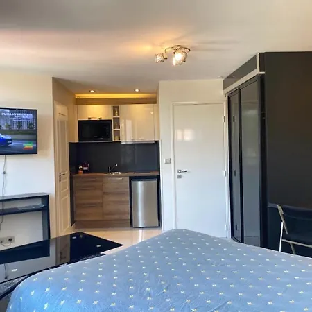 Rdc 3 - Meuble Au Centre De - Wifi Et Netflix Montlucon