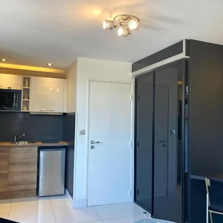 Apartamento Rdc 3 - Meublé Au Centre De - Wifi Et Netflix Montluçon