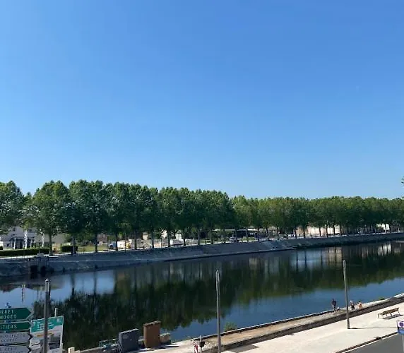 Rdc 3 - Meuble Au Centre De - Wifi Et Netflix * Монлюсон